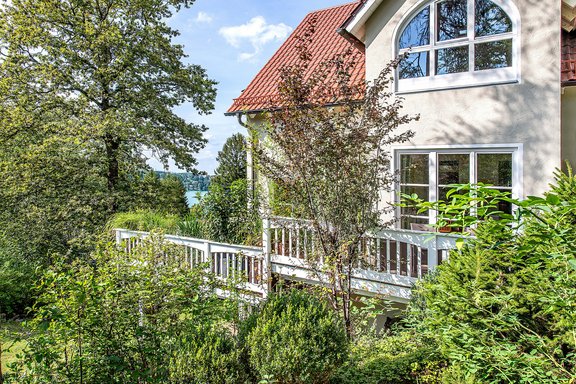Panoramaterrasse mit Seeblick