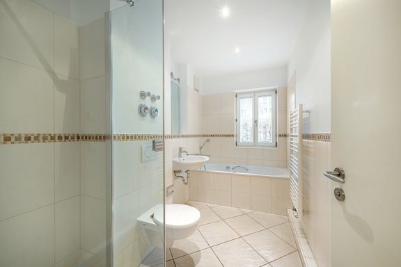 Comfortably equipped bathroom