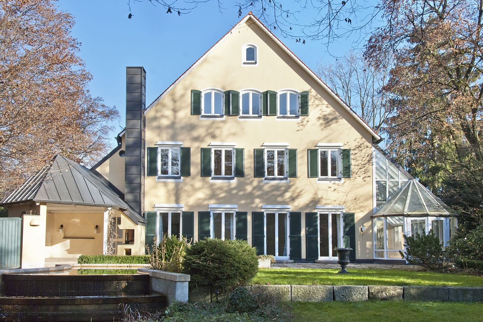 Hausansicht vom Garten