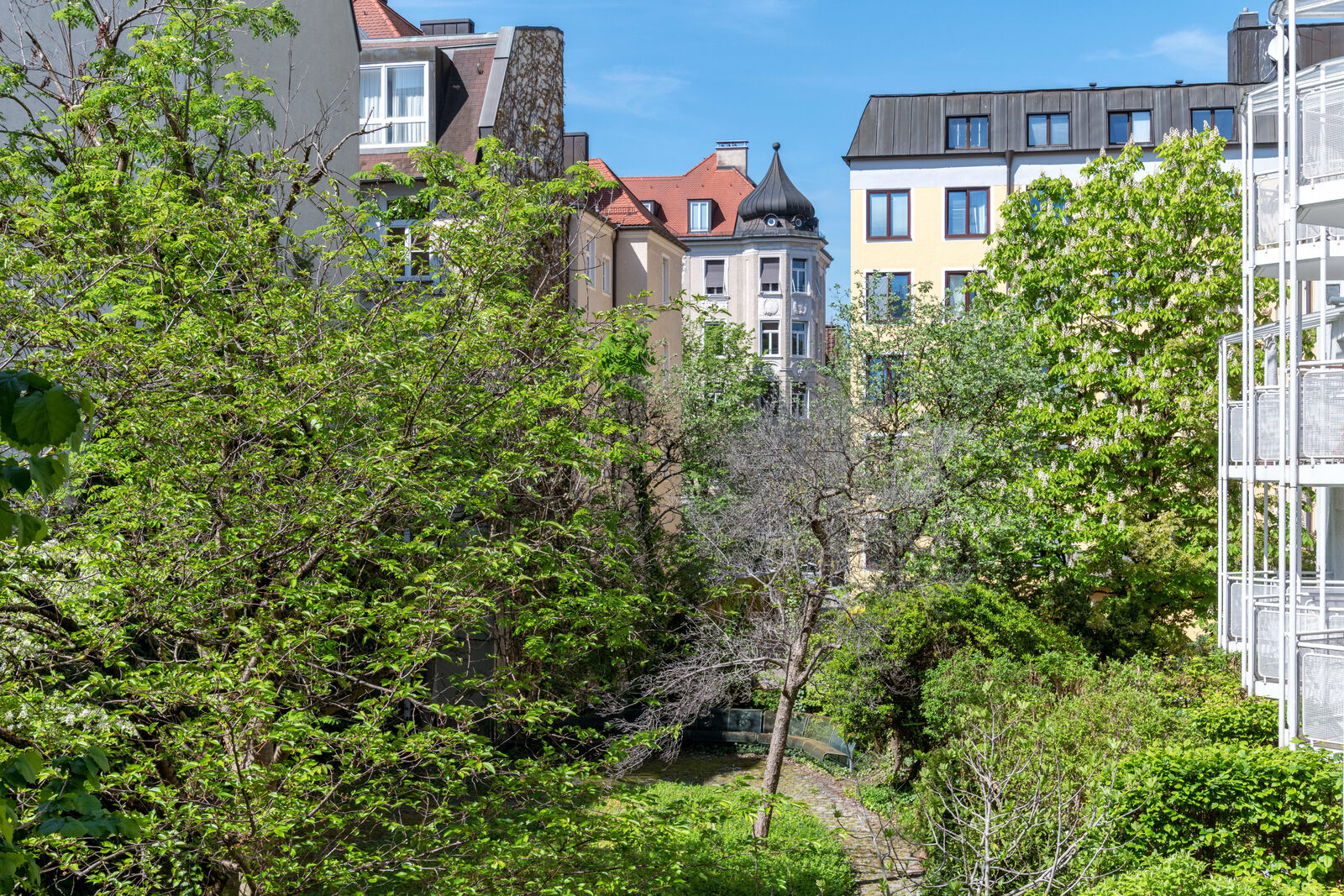 Ruhig und grün gelegener Innenhof