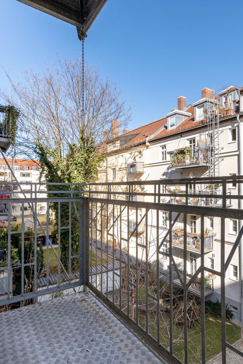 Charmanter Balkon zum Hof