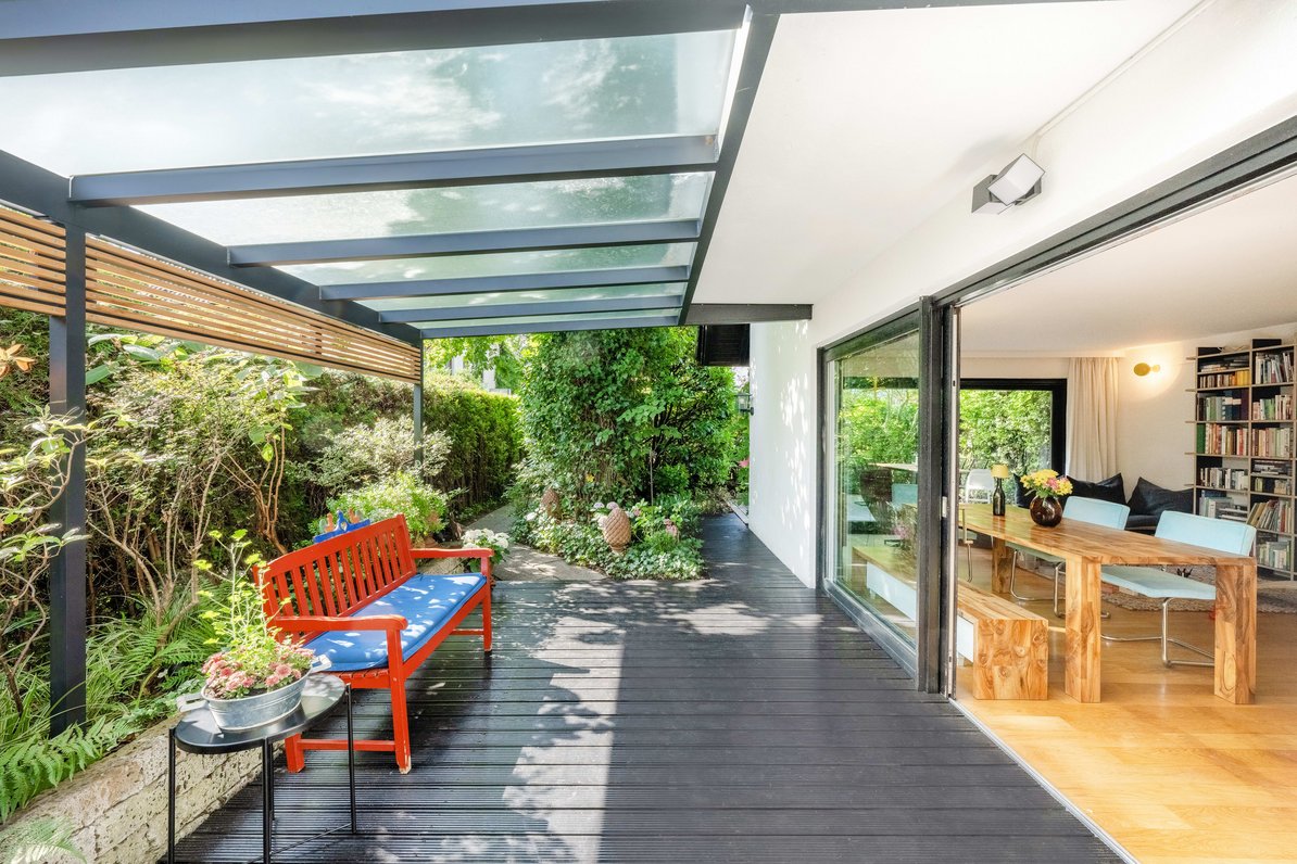 Secluded garden paradise