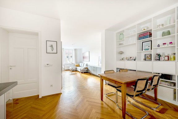 Open plan living/dining area