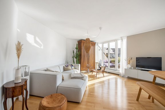 Schöner Wohn-/Essbereich