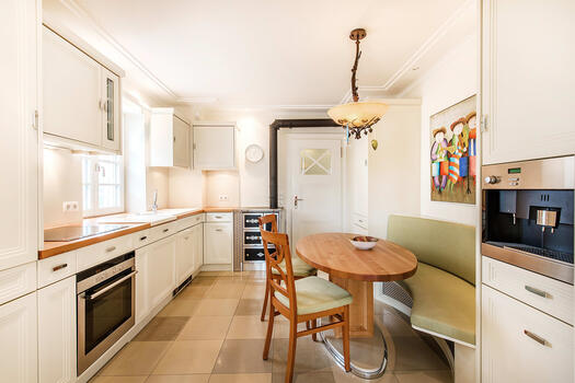 Kitchen in elegant country house style