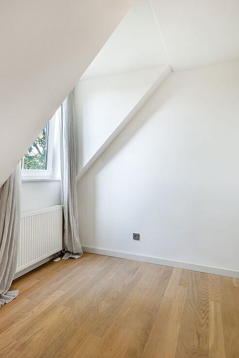 Kinderzimmer mit Schrankeinbauten