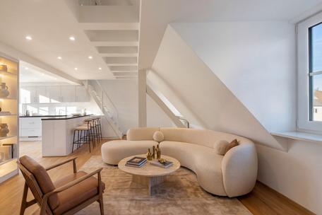 Charming, light-filled 3.5-room gallery apartment with roof terrace in prime location on the Schlosskanal