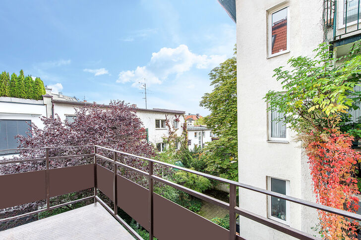 Balkon zum ruhigen Innenhof