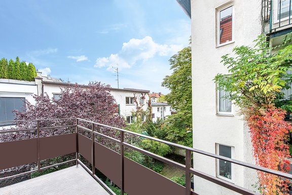 Balkon zum ruhigen Innenhof