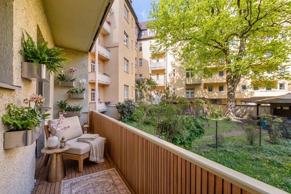 Ostbalkon (virtuell möbliert)