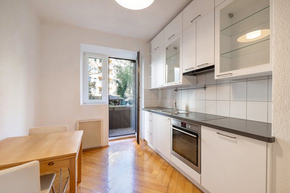 Wohnküche mit Balkon