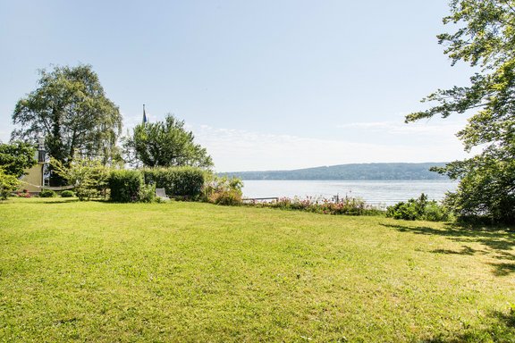 Gemeinschaftsgarten mit Badesteg