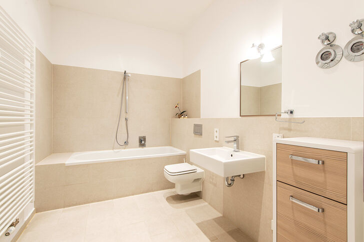 Zeitlos, modernes Badezimmer
