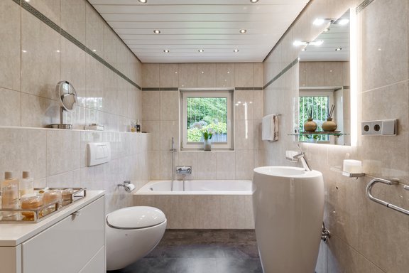 Bad mit Alessi-Sanitärobjekten