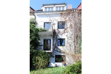 Charmantes denkmalgeschütztes Stadthaus von 1910 mit Südgarten