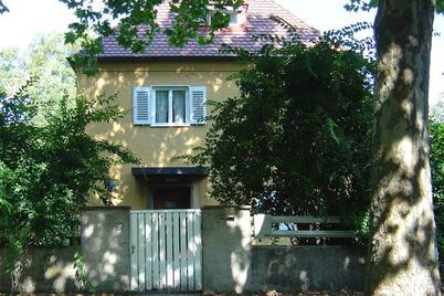 Charmantes Eckhaus in idyllischer Lage direkt am Canaletto