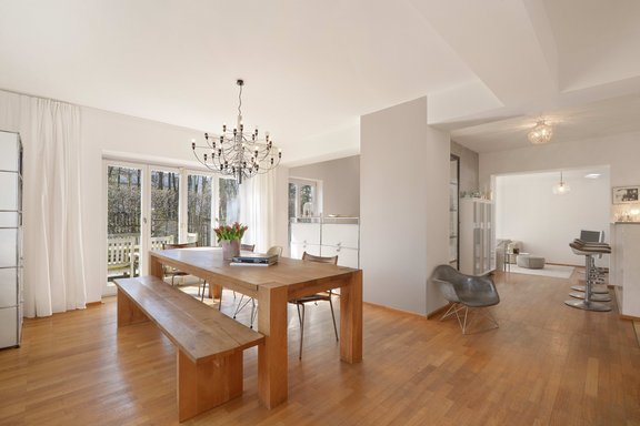 Essbereich mit  Terrassenzugang