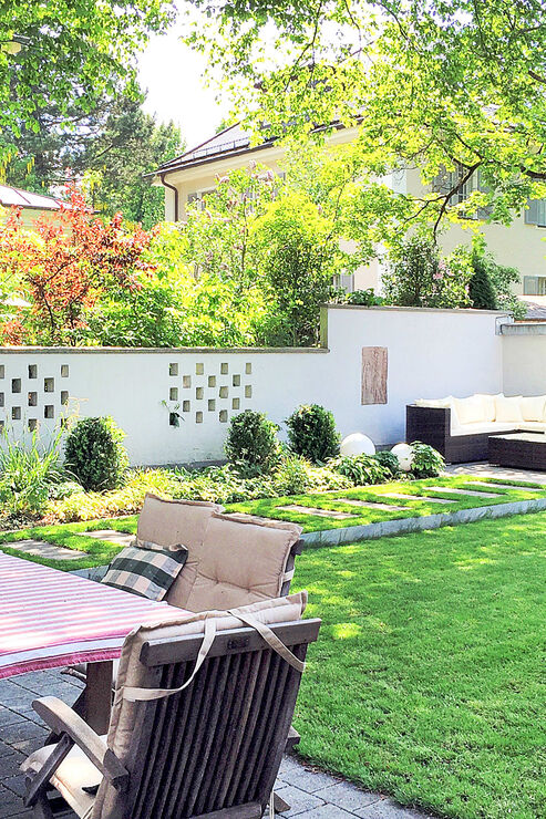 Westgarten mit Loungebereich