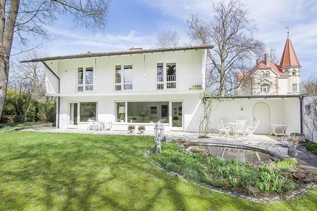 Charmantes Einfamilienhaus mit viel Potenzial und herrlichem Südgarten in idyllischer Lage