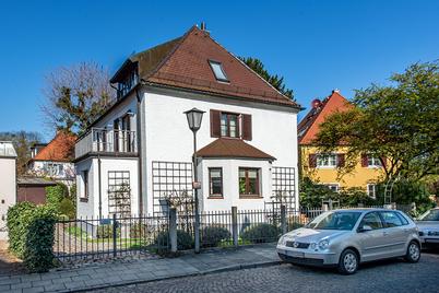 Charmantes Einfamilienhaus mit zauberhaftem Garten