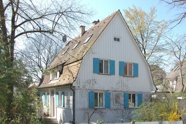 Charmantes Einfamilienhaus von 1910 mit zauberhaftem Südgarten in schöner Villenlage