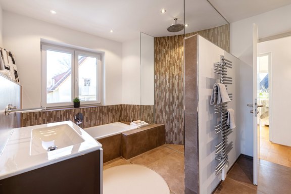 Äußerst komfortables Bad