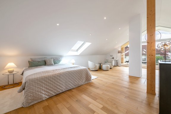 Dachstudio mit Arbeitsplatz