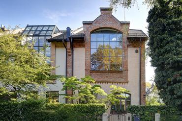 Charming Gerner townhouse from 1893 with south-west garden