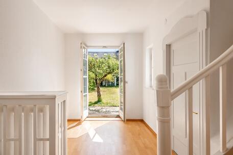 Charming historic corner house built in 1909 with a lovely south-facing garden and excellent access to public transportation