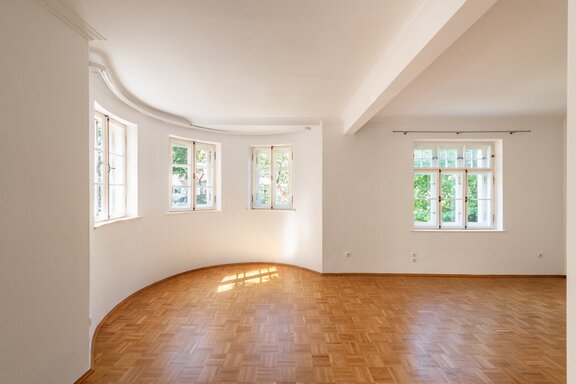 Charming Bay Window
