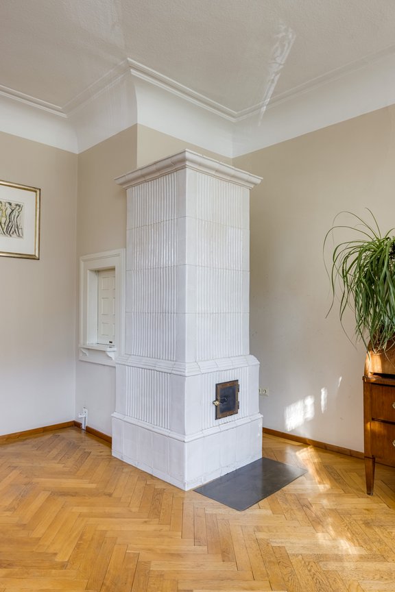 Bildschöner Kachelofen