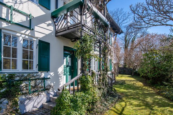 Rustikaler Hauseingang