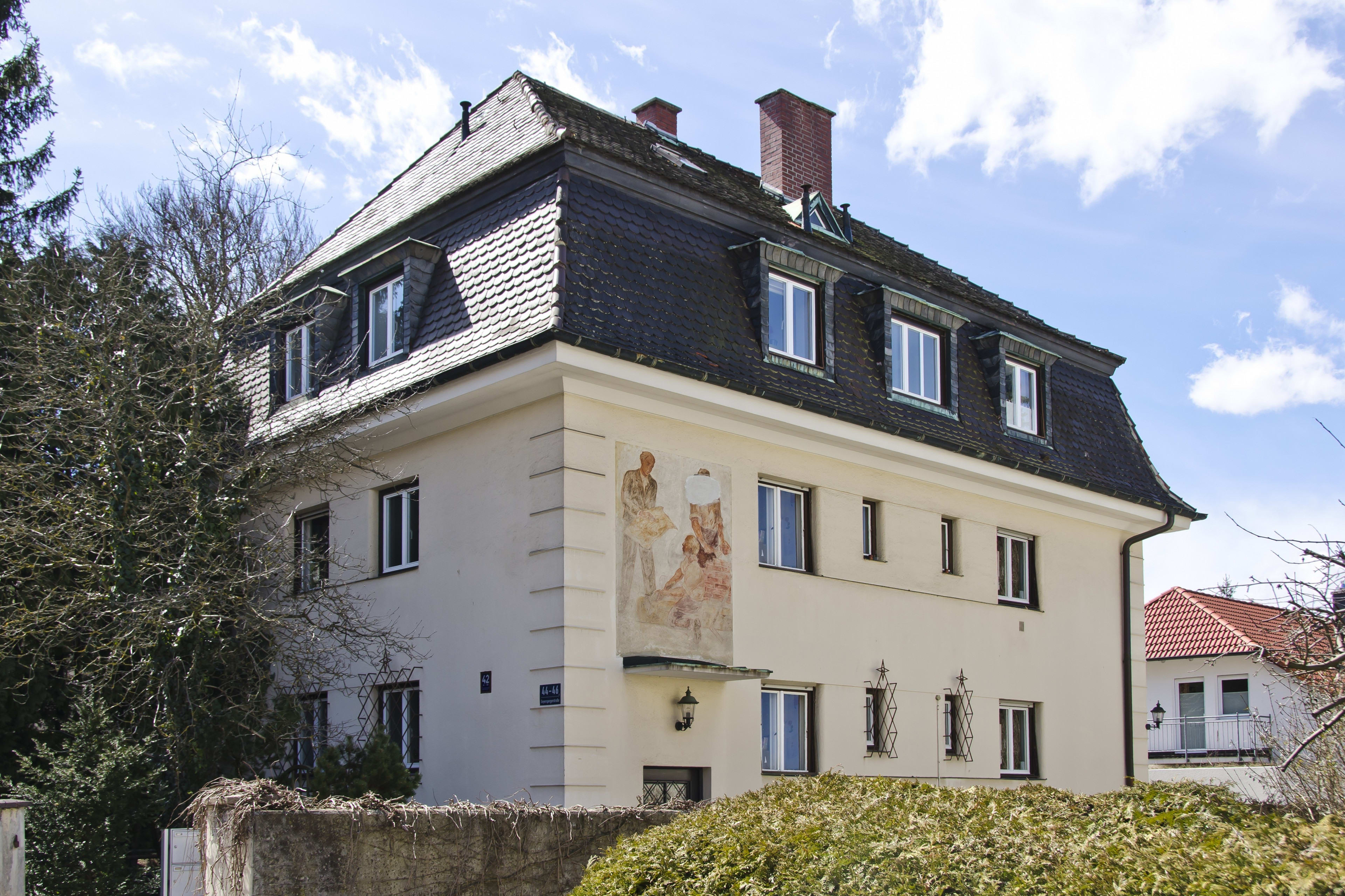 Charmantes Mehrfamilienhaus von 1930 mit vier attraktiven Wohneinheiten