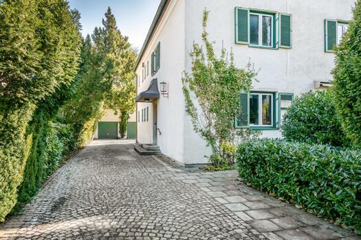 Driveway with character