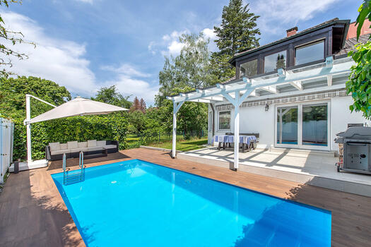 House view with pool