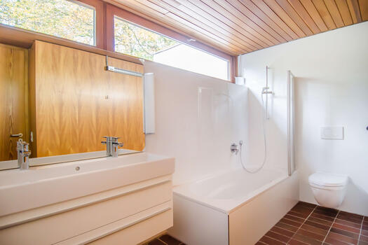 Modern bathroom