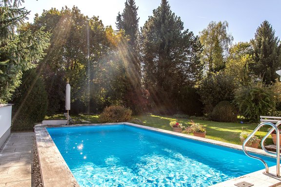 Fantastic south garden with pool