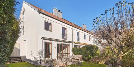 Charmantes Reihenendhaus mit zauberhaftem Garten in ruhiger Lage