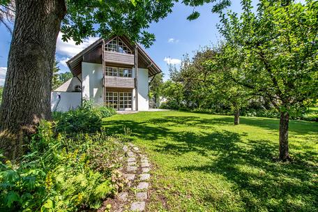 Charmantes, saniertes Familienhaus mit Traumgarten