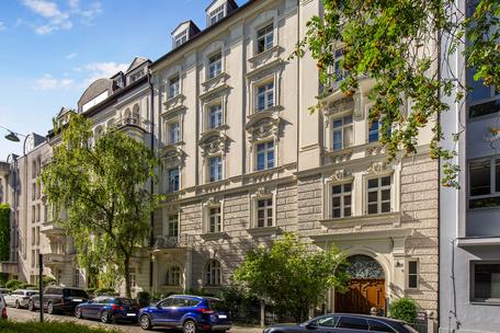 Charmantes, sehr ruhiges Altbau-Apartment in Toplage am Karolinenplatz