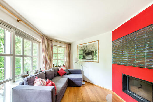 Fireplace room on the upper floor