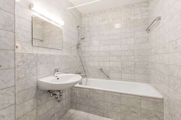 Bathroom with bathtub