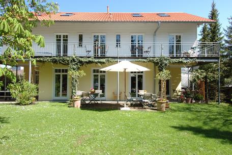 Charmantes und besonders großzügiges Niedrigenergiehaus