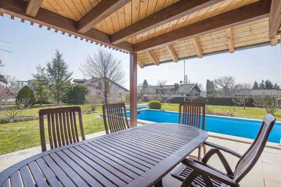 Überdachte Terrasse