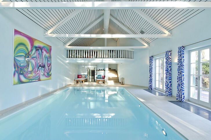 Schwimmhalle