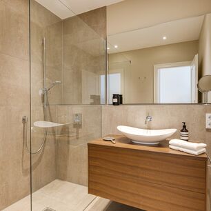 Additional Shower Room
