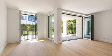Exklusive Gartenwohnung mit Gäste- und Relaxflächen in fertiggestelltem Stadtpalais
