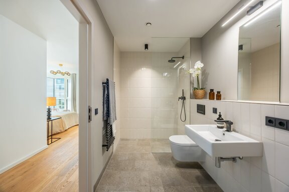 Master en suite bathroom