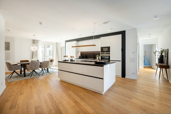 Lichtdurchflutete Dachterrassen-Wohnung