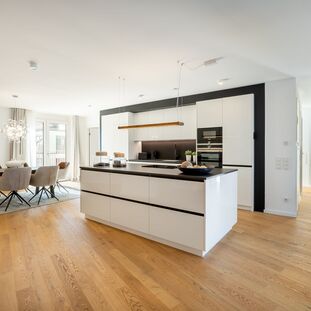 Lichtdurchflutete Dachterrassen-Wohnung